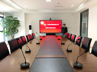 天鑫洋使用MAXHUB91免费黄片APP