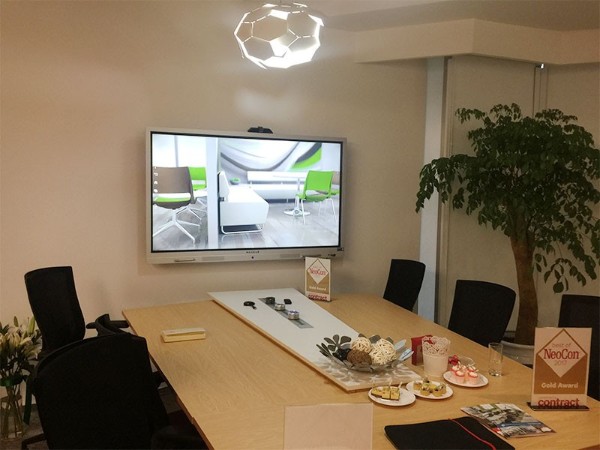 美国KI家具部署MAXHUB91免费黄片APP与客户沟通方案