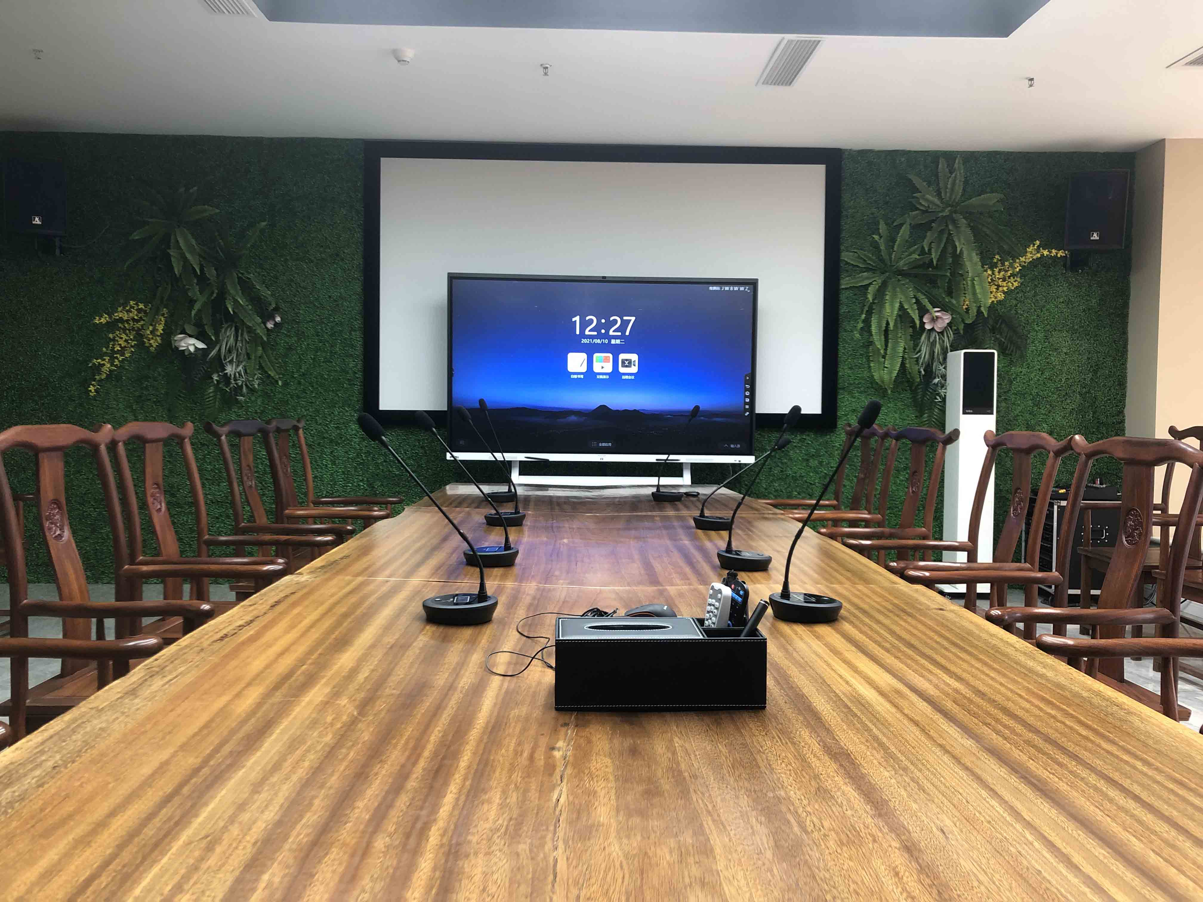 智能交互平板、投影、电视对比分析