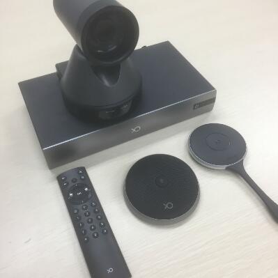 小鱼易连ME40摄像头、主机、遥控器、麦克风，小鱼易连NP30无线传屏器