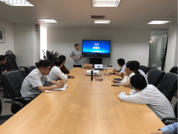 MAXHUB91免费黄片APP入驻四川华星大众4S店