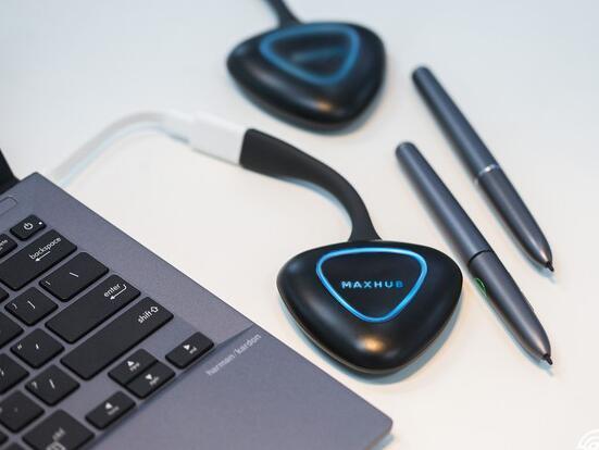 MAXHUB91免费黄片APP如何使用无线传屏？